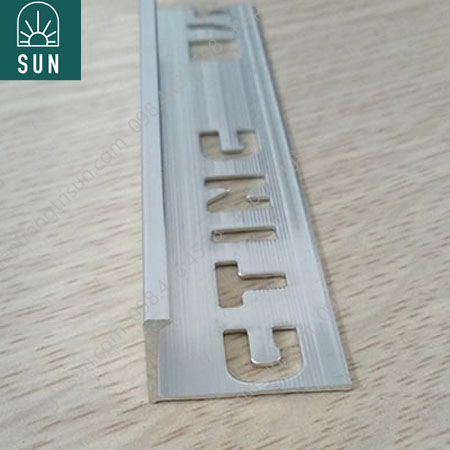 nep-op-goc-gach-yl10-cao-cap